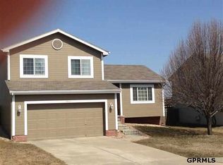 17024 Boyd St, Omaha, NE 68116