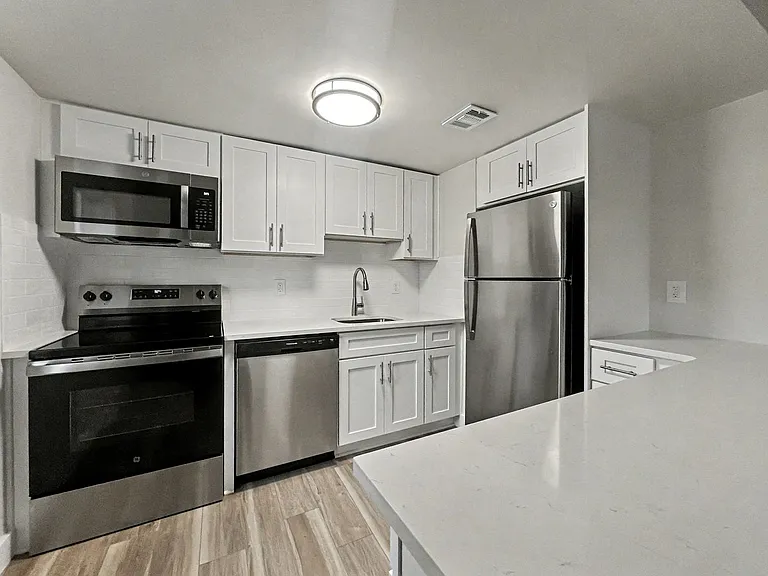 8 Midland Rd — Photo 15