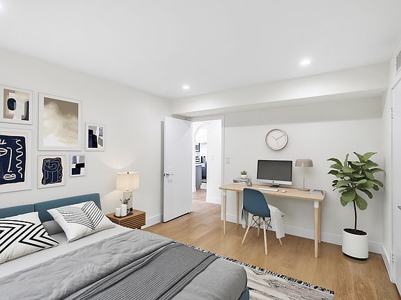 5th image of 1133 25th St Unit 10
