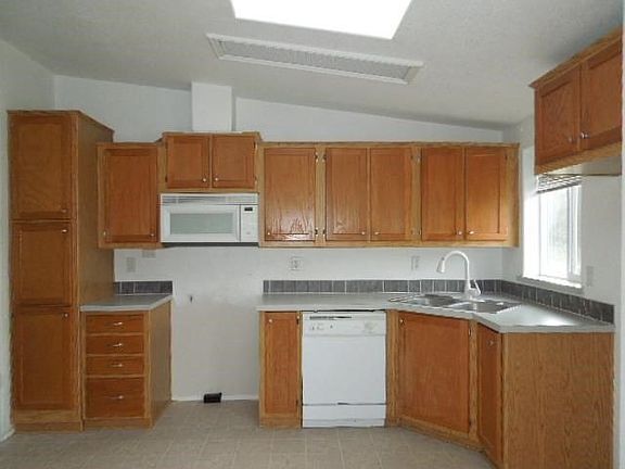 5th image of 760 N Franklin Ave