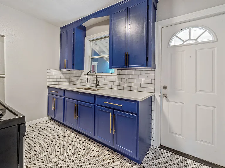 3546 Hibiscus St — Photo 8