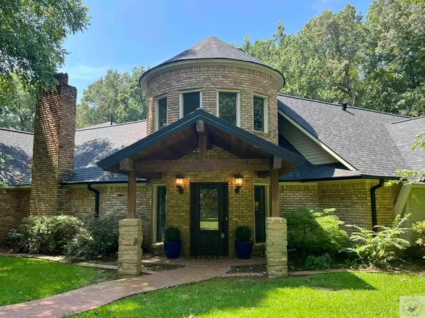 943 Clear Creek Dr, Texarkana, TX 75503