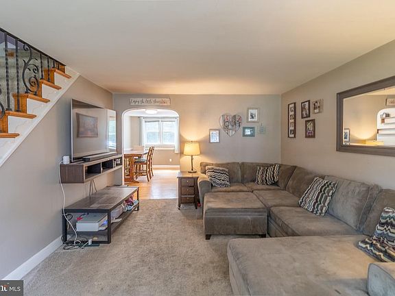 3rd image of 5216 Alverstone Rd