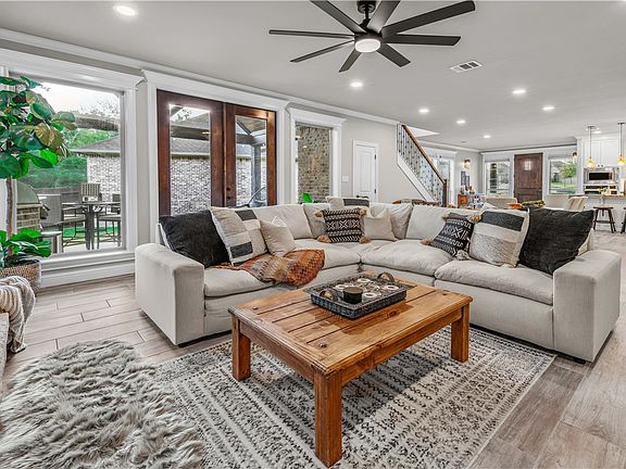 3rd image of 3549 Leesburg Path