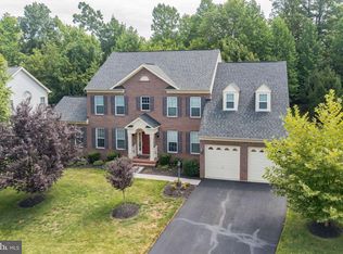 3336 Dondis Creek Dr, Triangle, VA 22172