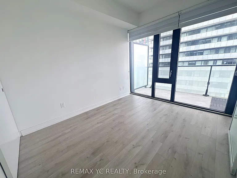 161 Roehampton Ave #2009 — Photo 9