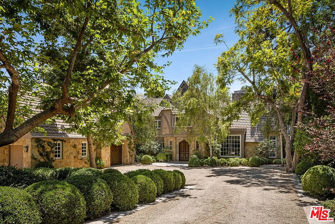 5 bed, 6.5 bath, 7181 sqft, $50,000 — Photo 3