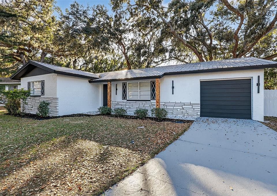 1st image of 320 Pheasant Cir