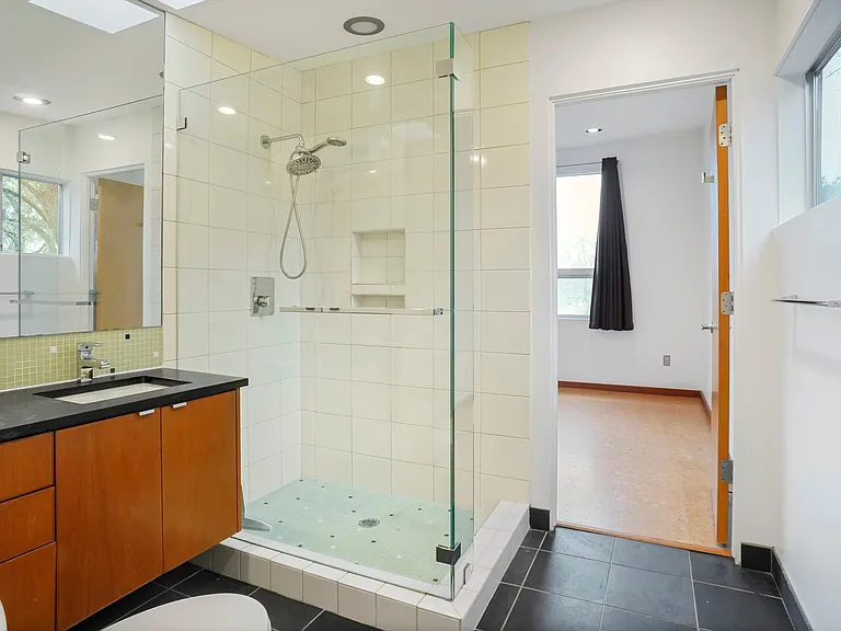 1403 Kendolph Dr — Photo 11