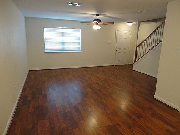 Bright & open living area