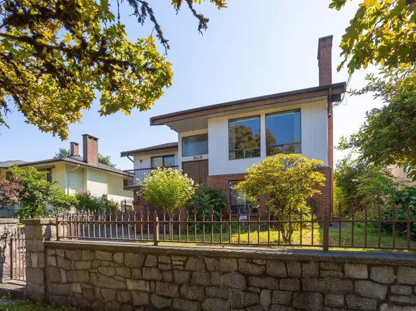 5618 Lancaster St, Vancouver, BC V5R 4A5