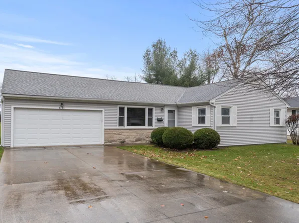 6425 Maywood Cir, Fort Wayne, IN 46819