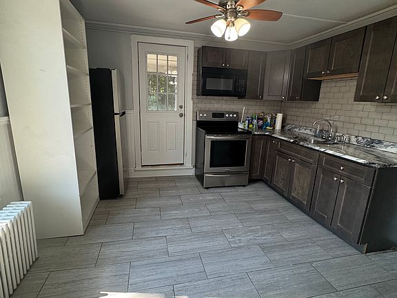 2nd image of 52 Taylor Ave Floor 2