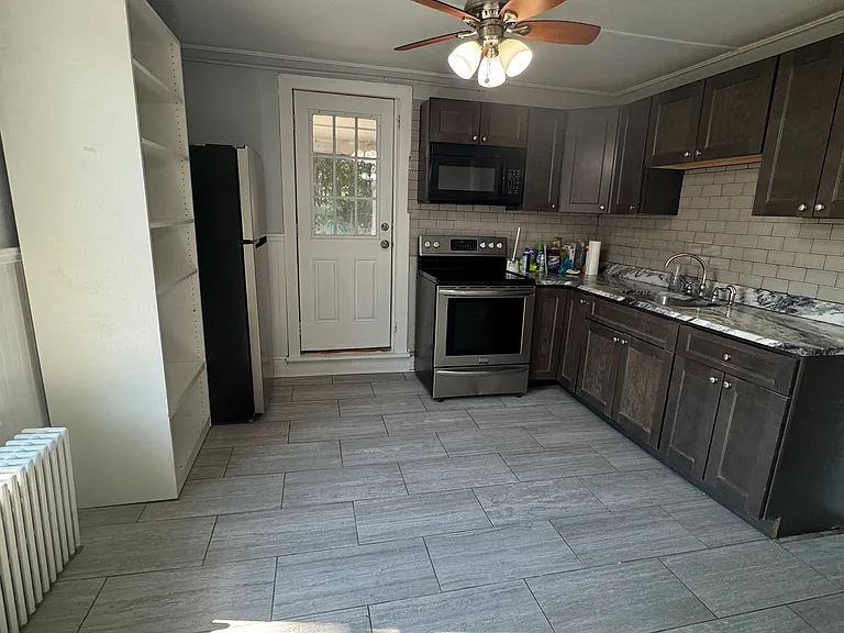 52 Taylor Ave #2 — Photo 2