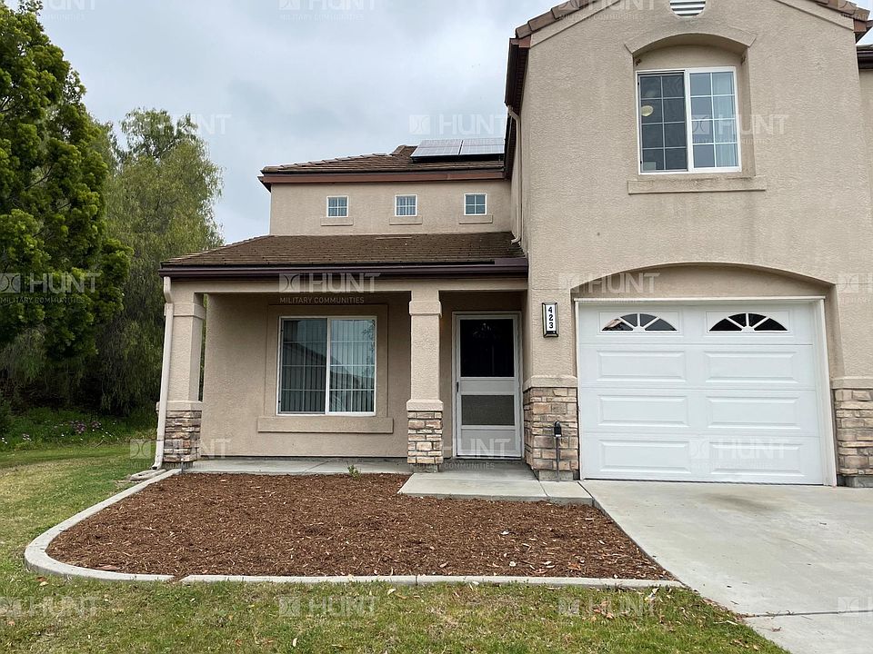 1st image of 423 Hagaru Ct E
