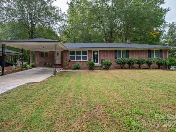 704 Hawthorne St, Cherryville, NC 28021