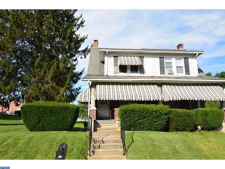 10 Pershing Blvd photo 1