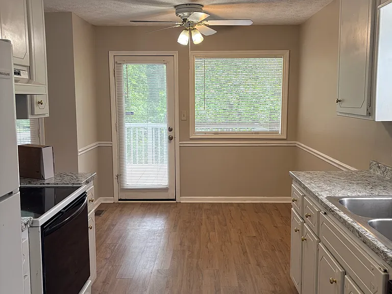 8005 Sumit Wood Dr NW — Photo 7