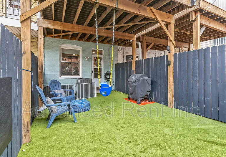 3603 Hudson St — Photo 15