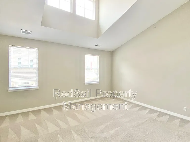1008 Celia Ct — Photo 14