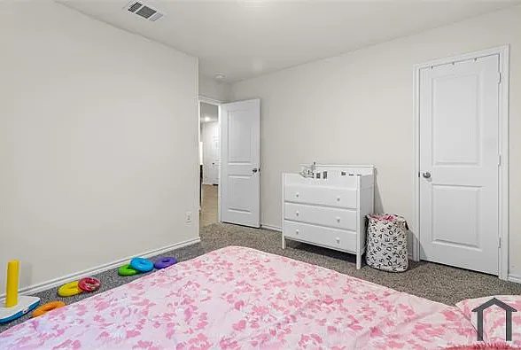 2928 Roper St — Photo 10