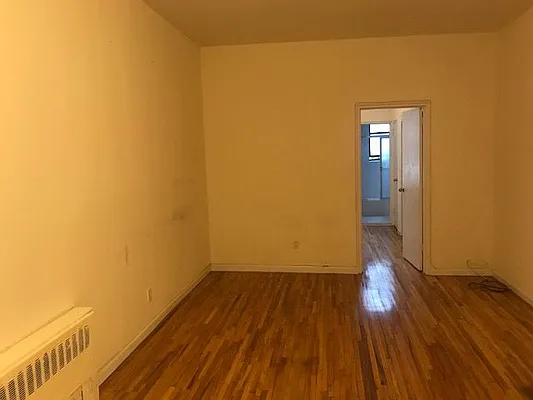 Rented by Salon Realty Corp | media 10