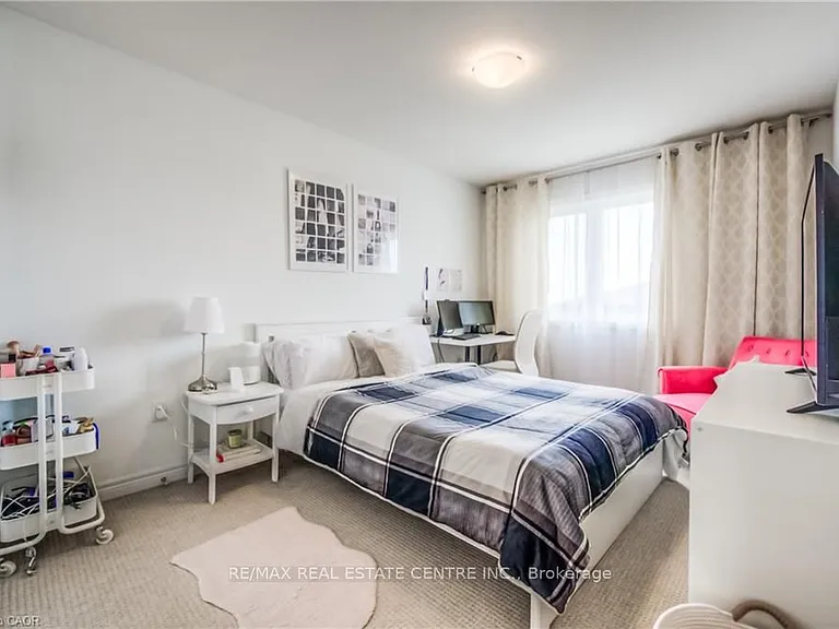19 Baker Ln — Photo 15