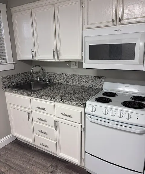 728 E St #101 — Photo 11