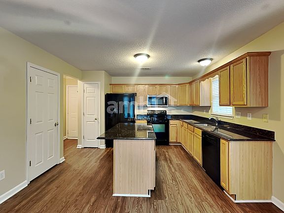 3rd image of 15464 Stone Hollow Dr