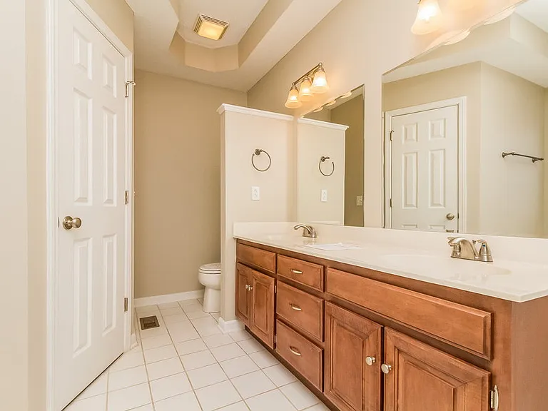 304 Acorn Ct — Photo 13