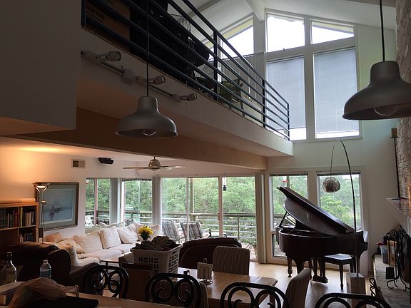 4th image of 22040 Briarcliff Dr
