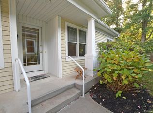 16 Oak Run, Stony Brook, NY 11790