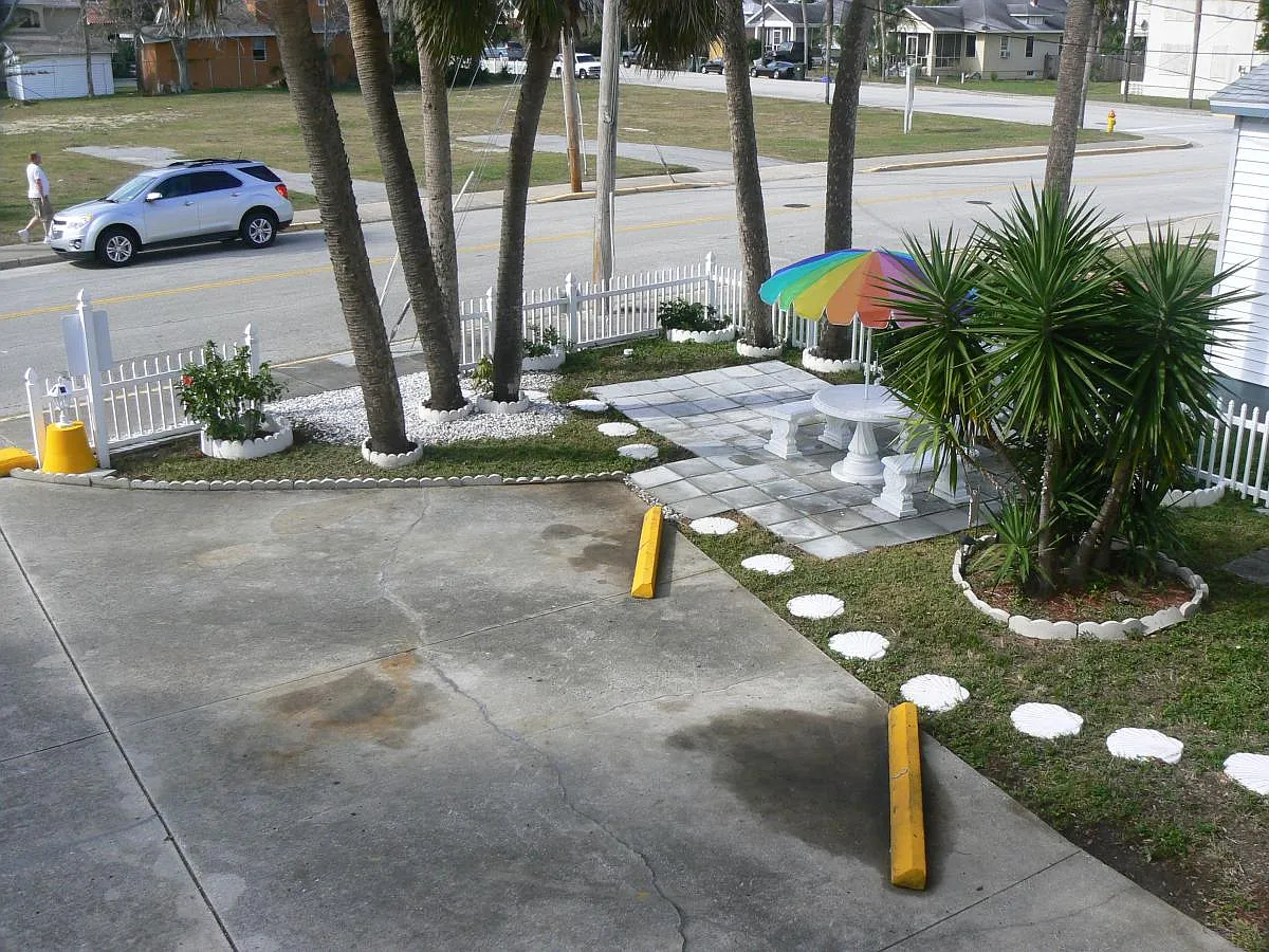2 bed, 750 sqft, $1,300 — Photo 3