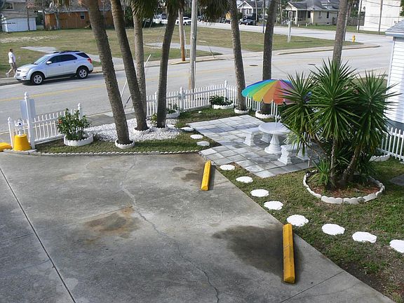 3rd image of 509 S Grandview Ave APT 1