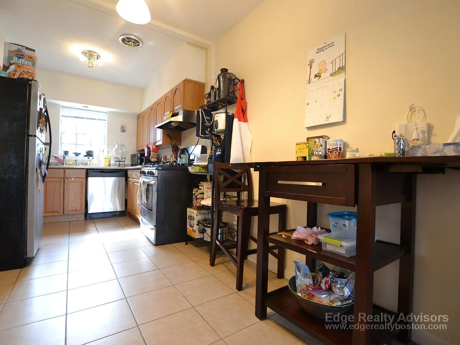 3 bed, 1053 sqft, $3,675 — Photo 3