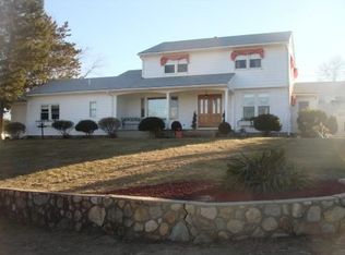 1 David Dr, Johnston, RI 02919