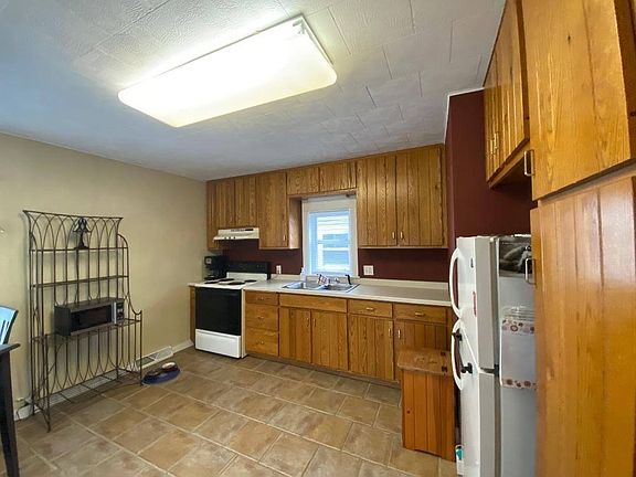 3rd image of 802 S Ash Ave