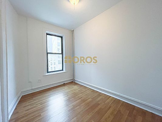 3rd image of 558 Broome St APT 16