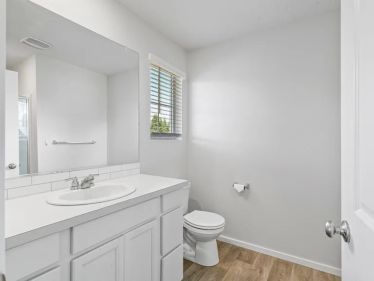 876 N 18th Ave — Photo 27