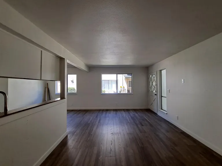 2635 Sextant Ave — Photo 12