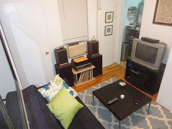 3rd image of 336 W 17th St APT 4A