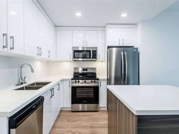 6320 Sentinal Dr #407, Nanaimo, BC V9V 1W4