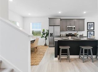 3151 Clover Ridge Dr, Chaska, MN 55318