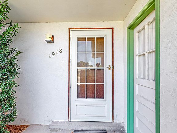 5th image of 1918 Othello Ct NE