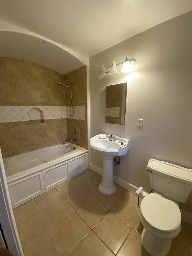 16277 Ashland Ave - 1 — Photo 2