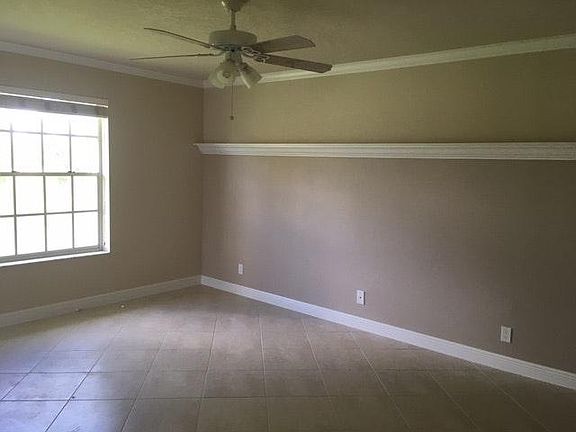 3rd image of 802 SE Central Parkway # 11 Fl 2nd