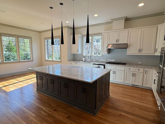3rd image of 19209 Stone Brk