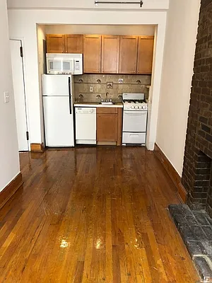 Rented by City Connections Realty | media 10