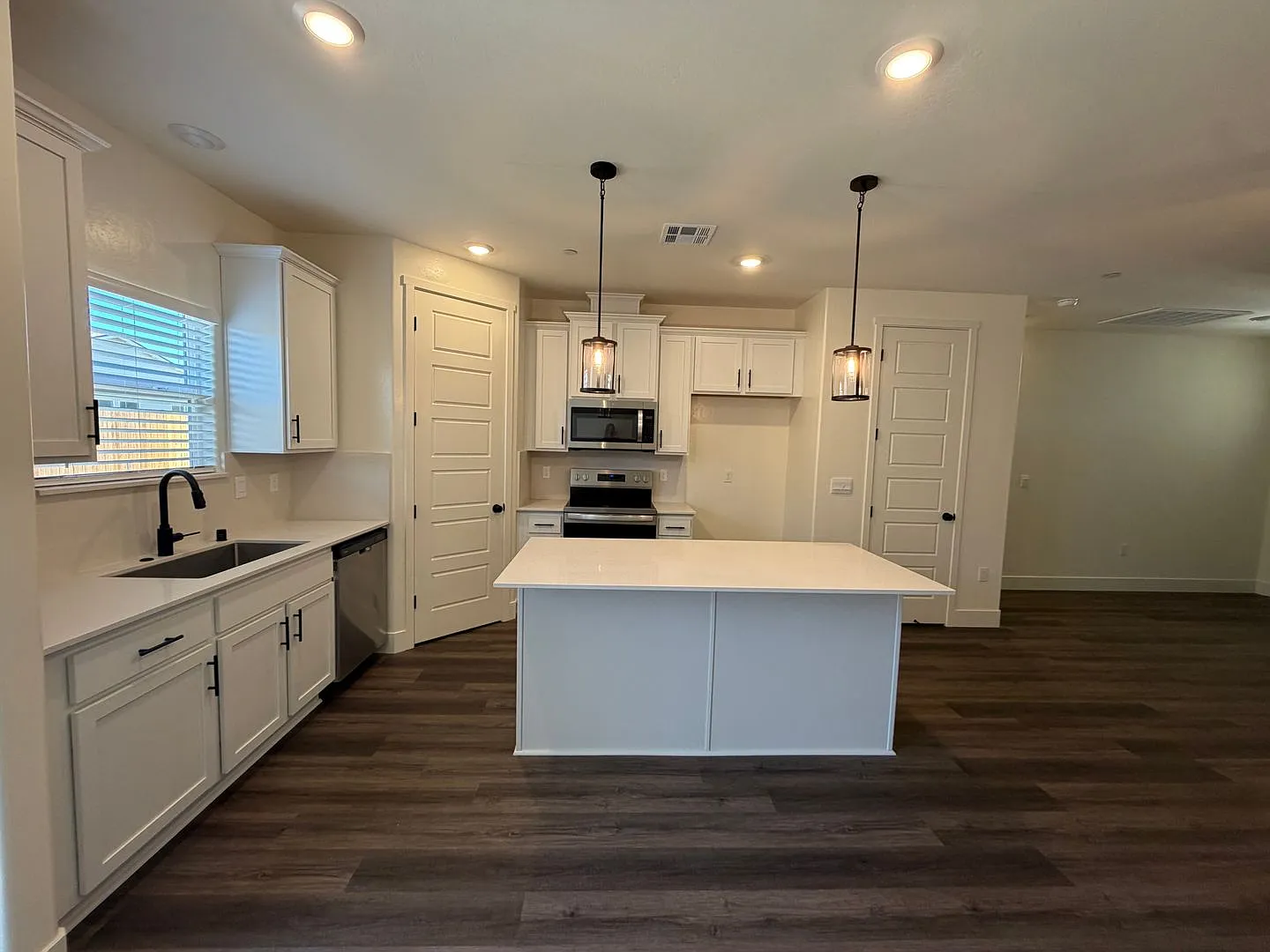 Beautiful Brand-New House for rent in Visalia! — Photo 3
