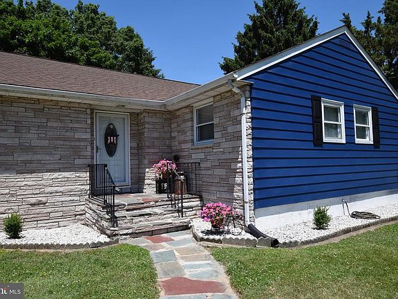 2nd image of 434 Miller Ave